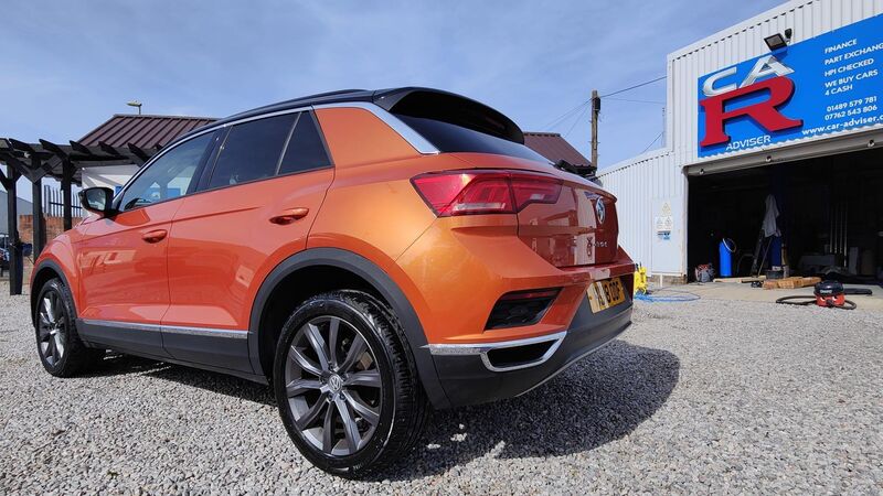 VOLKSWAGEN T-ROC