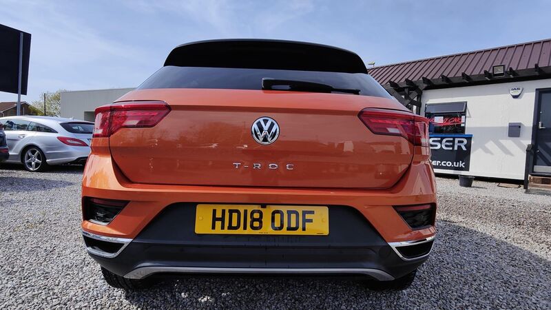 VOLKSWAGEN T-ROC