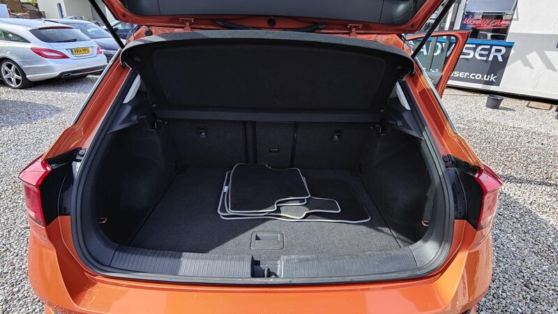 VOLKSWAGEN T-ROC
