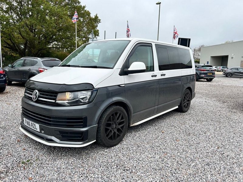 VOLKSWAGEN TRANSPORTER SHUTTLE