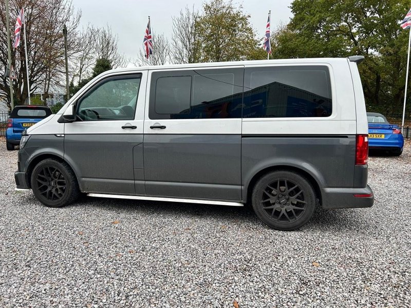 VOLKSWAGEN TRANSPORTER SHUTTLE
