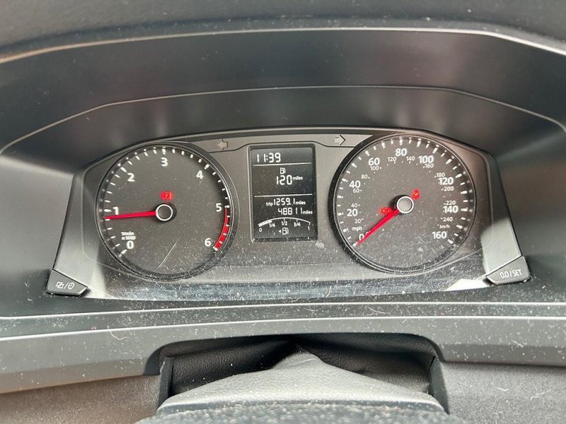 VOLKSWAGEN TRANSPORTER SHUTTLE