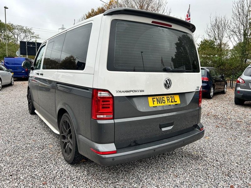 VOLKSWAGEN TRANSPORTER SHUTTLE