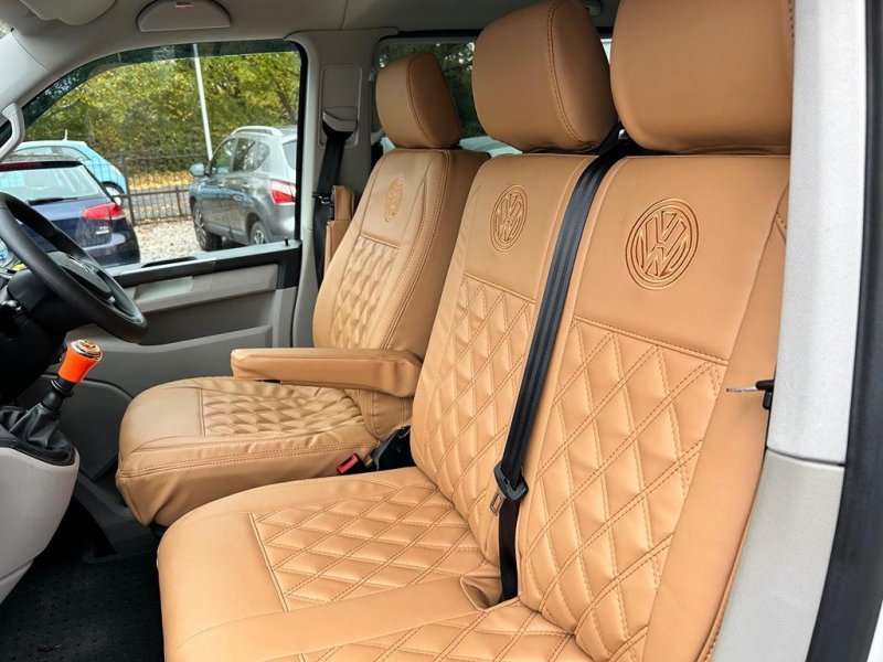 VOLKSWAGEN TRANSPORTER SHUTTLE