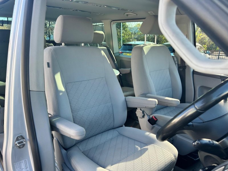 VOLKSWAGEN CARAVELLE