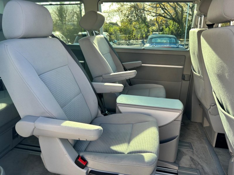 VOLKSWAGEN CARAVELLE