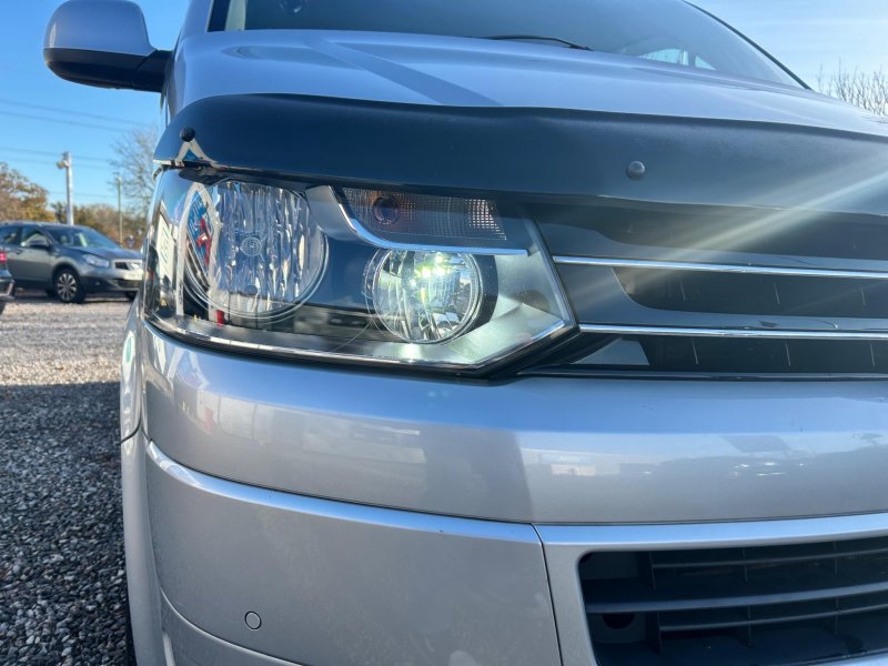 VOLKSWAGEN CARAVELLE