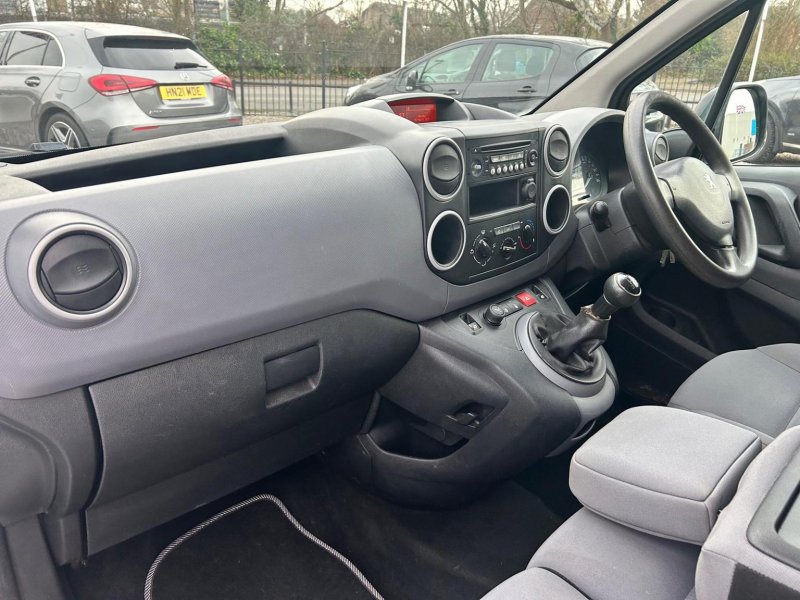 PEUGEOT PARTNER